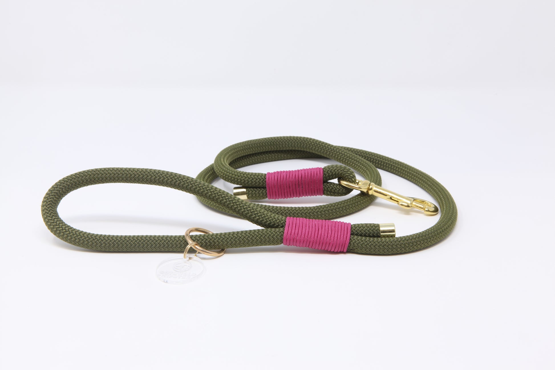 Olive and raspberry 10mm paracord rope dog lead with solid brass hardware and floating O-ring, handmade by Cotswold Hipster 