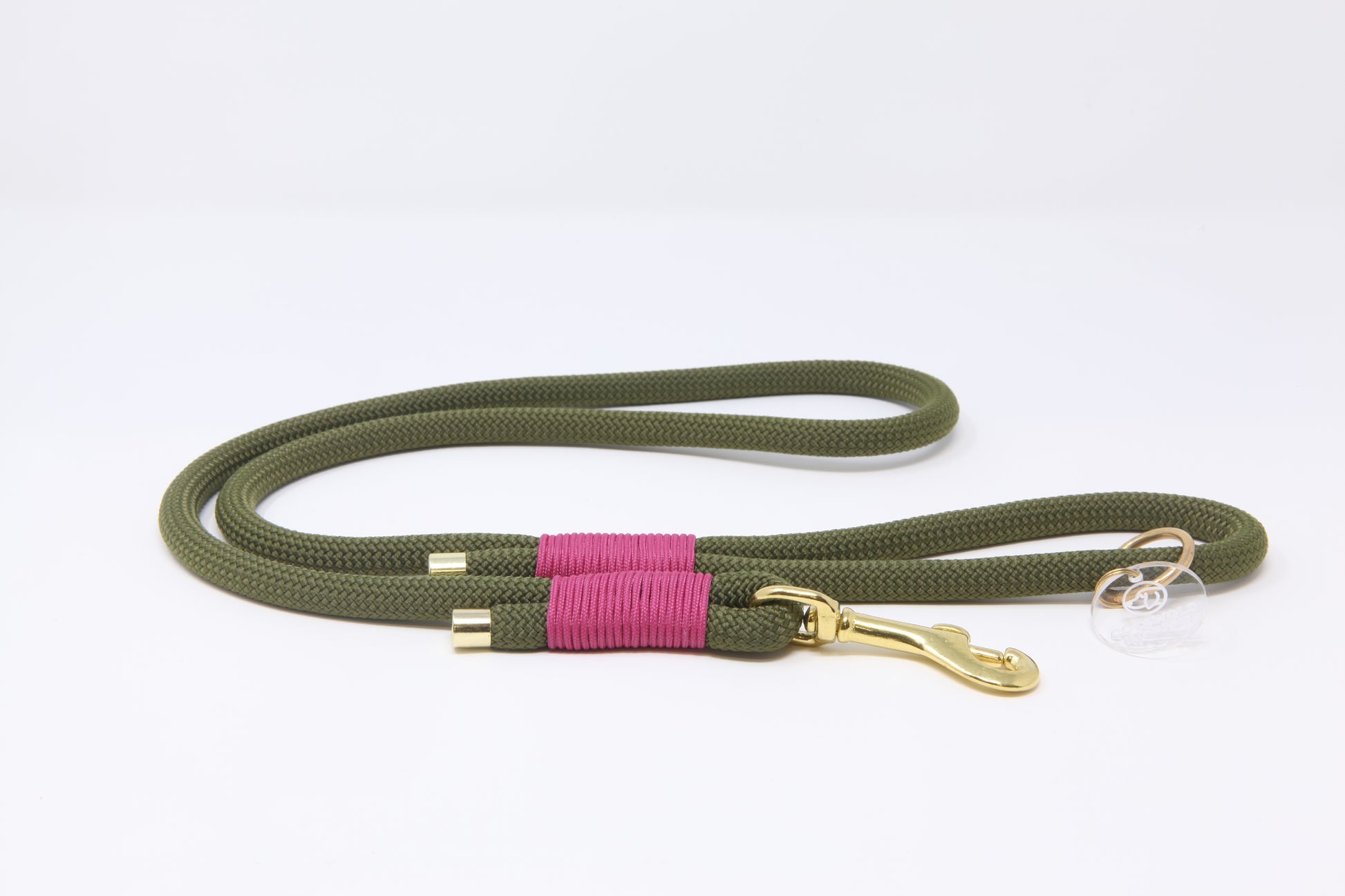Olive and raspberry 10mm paracord rope dog lead with solid brass hardware and floating O-ring, handmade by Cotswold Hipster 